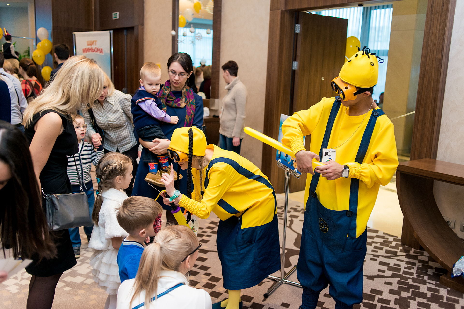 НОВОГОДНИЕ ПРИКЛЮЧЕНИЯ МИНЬОНОВ В ОМА 9