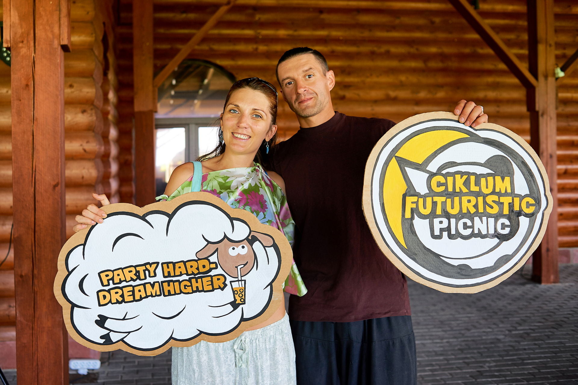 CIKLUM FUTURISTIC PICNIC 11