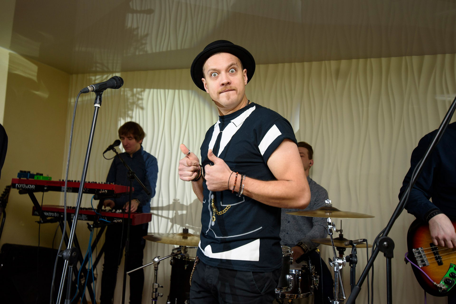 ACTIVE PLATFORM ON EVEREST 14